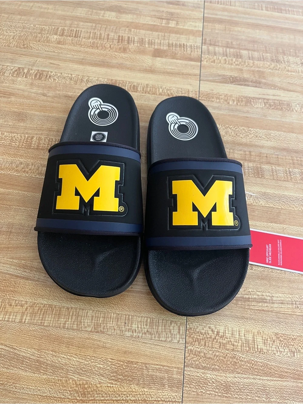 Nike UMich Michigan Offcourt Slides men’s 7